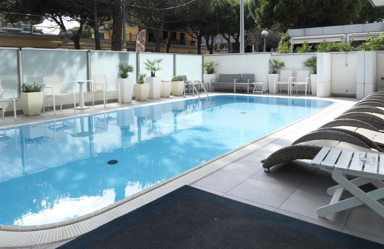 Club House Hotel Rimini Ngoại thất bức ảnh